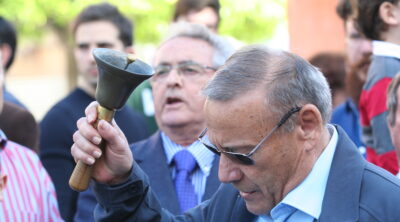 Auroro murciano con campana. Fotografía: Tomás García.